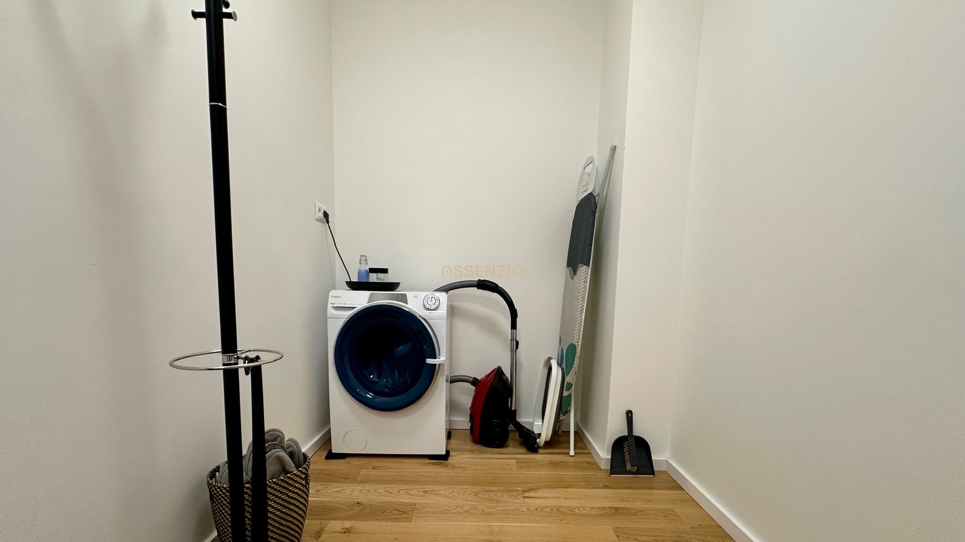 Rent Three bedroom apartment, Three bedroom apartment, Jégého, Bratisl