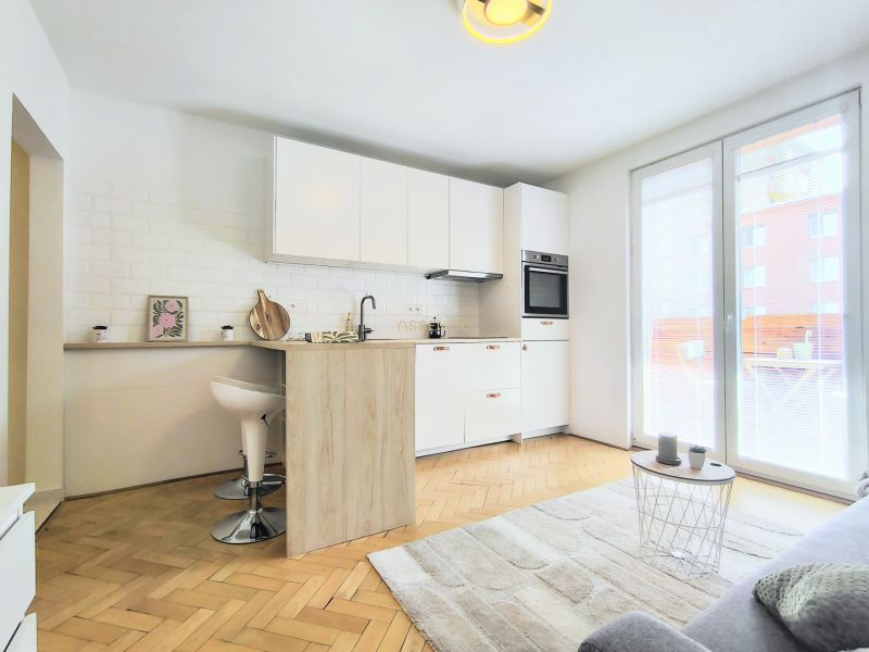 Sale Studio, Studio, Československých parašutistov, Bratislava - Nové 